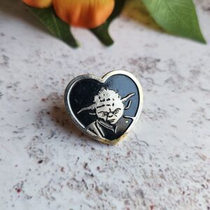 Star Wars Yoda Luke Skywalker Enamel Metal Lapel COLLECTOR Pin
